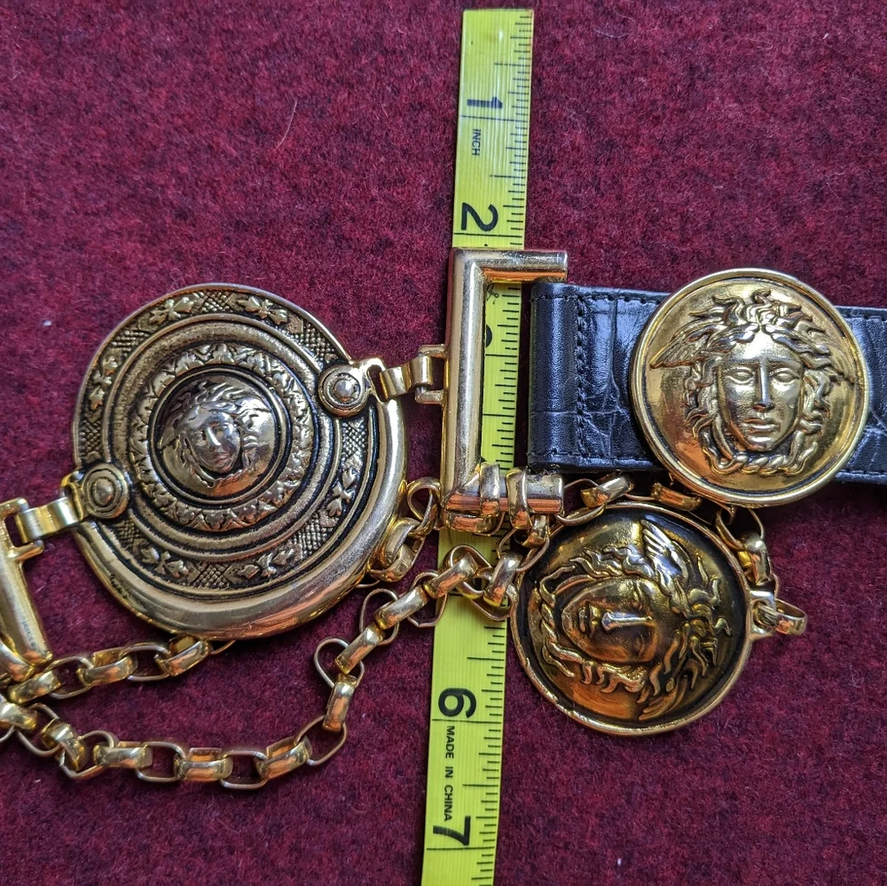 Versace Stunning Vintage Medusa Medallions And Chain Belt - Picture 12 of 13